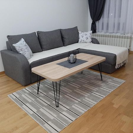 Apartman Viaggio Sremska Mitrovica Exterior foto