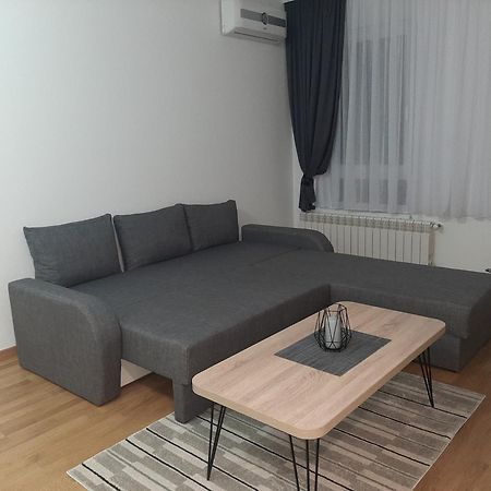 Apartman Viaggio Sremska Mitrovica Exterior foto