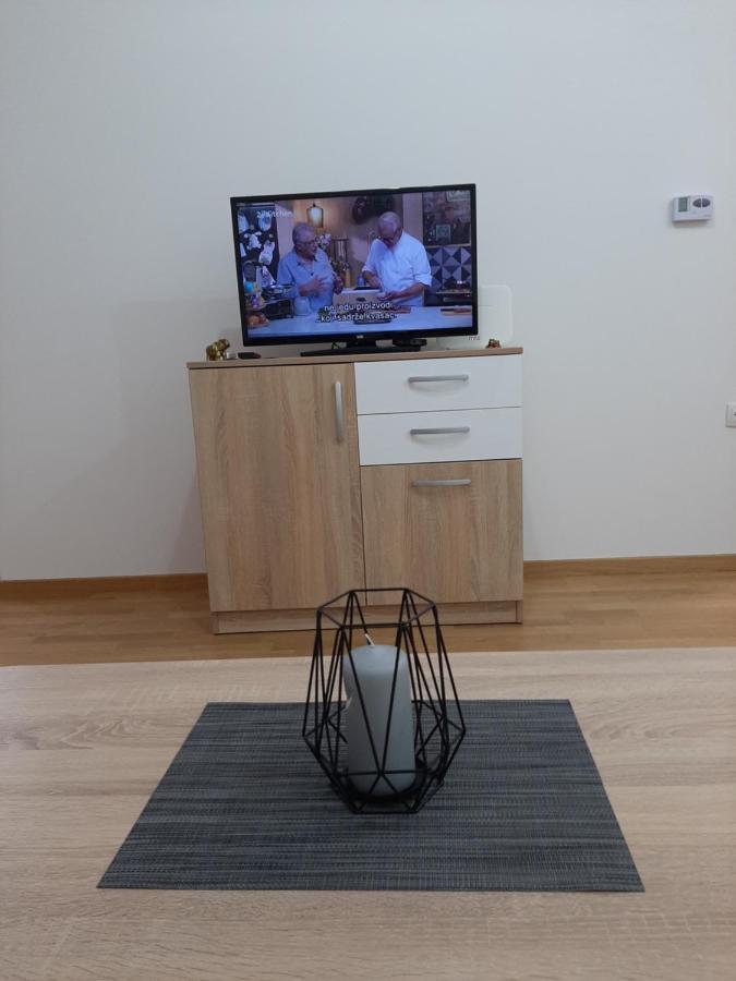 Apartman Viaggio Sremska Mitrovica Exterior foto