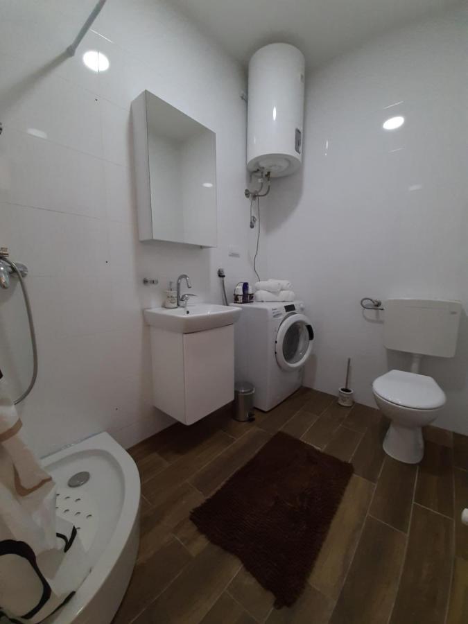 Apartman Viaggio Sremska Mitrovica Exterior foto